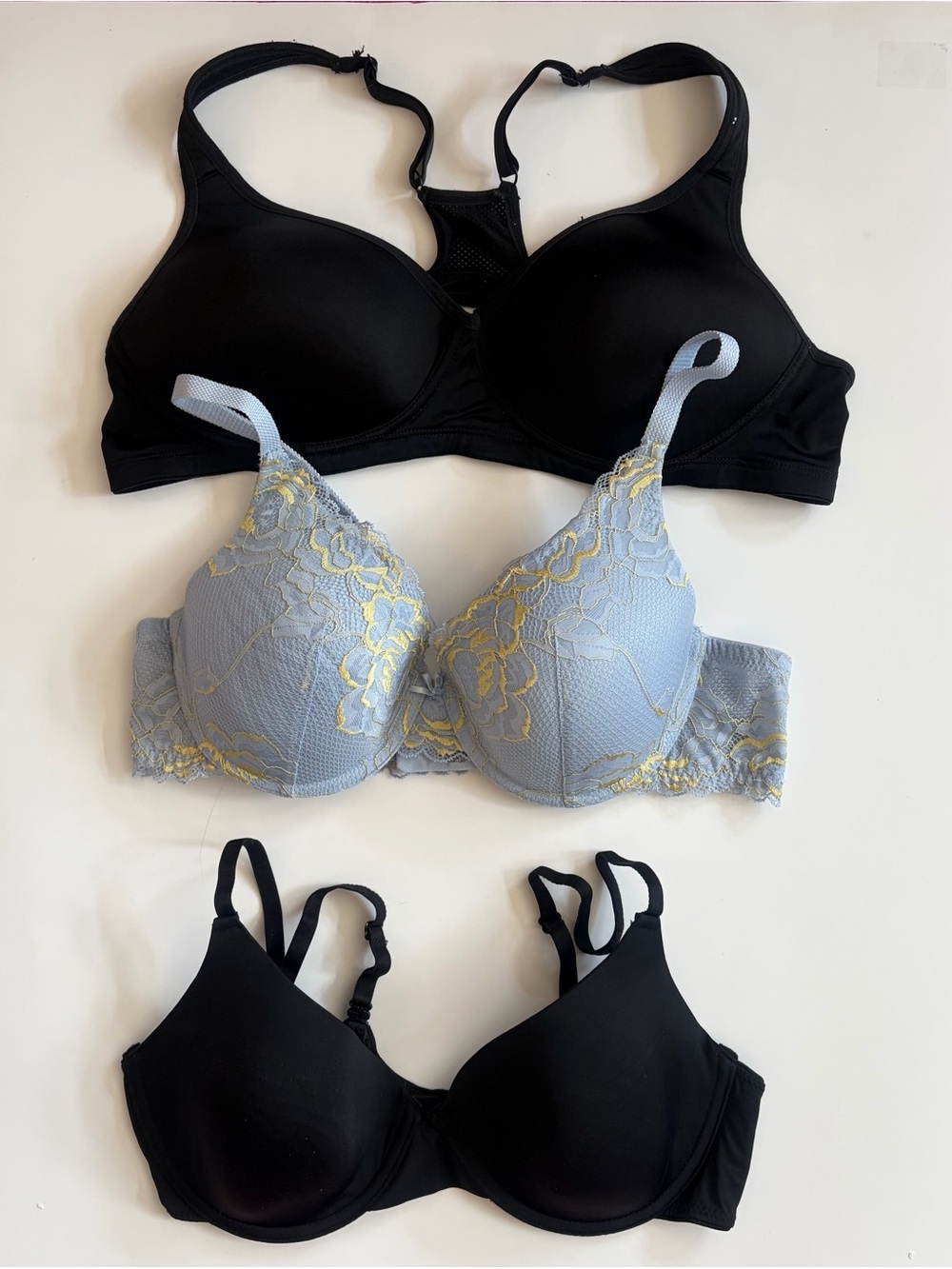 set of 3 bras Women's Lace-Accent Light Blue Bra with Yellow Embroidery size 38B